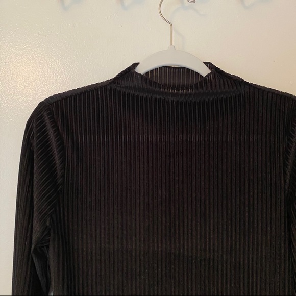 Flutter Sleeve Velvet Top - “Corduroy” Lines - Picture 2 of 4